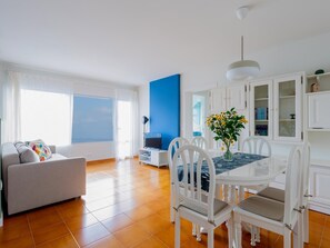 Dining - Bajamar Beach Vibes Apartment (Bajamar)