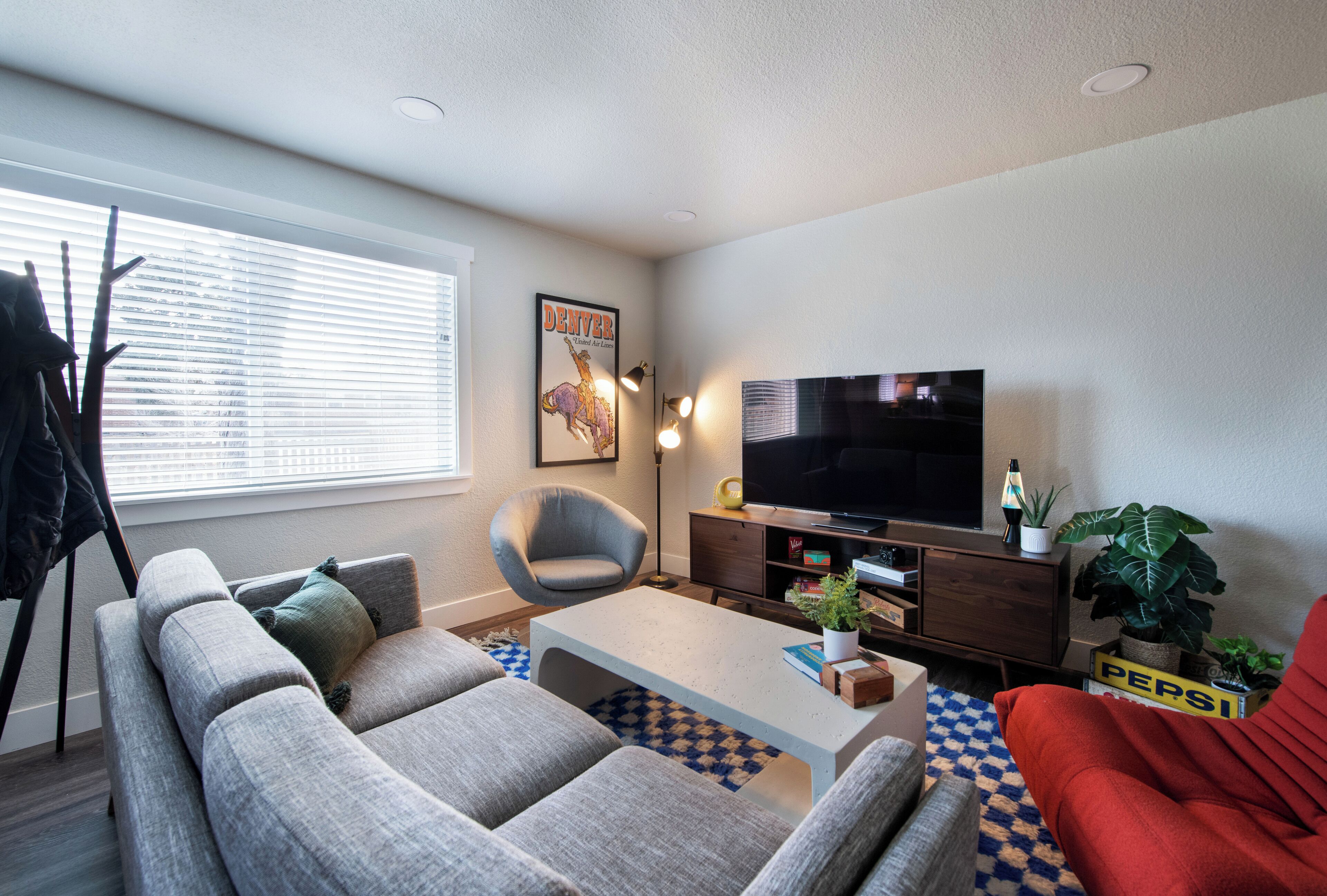 Smart TV, fireplace, video games, books