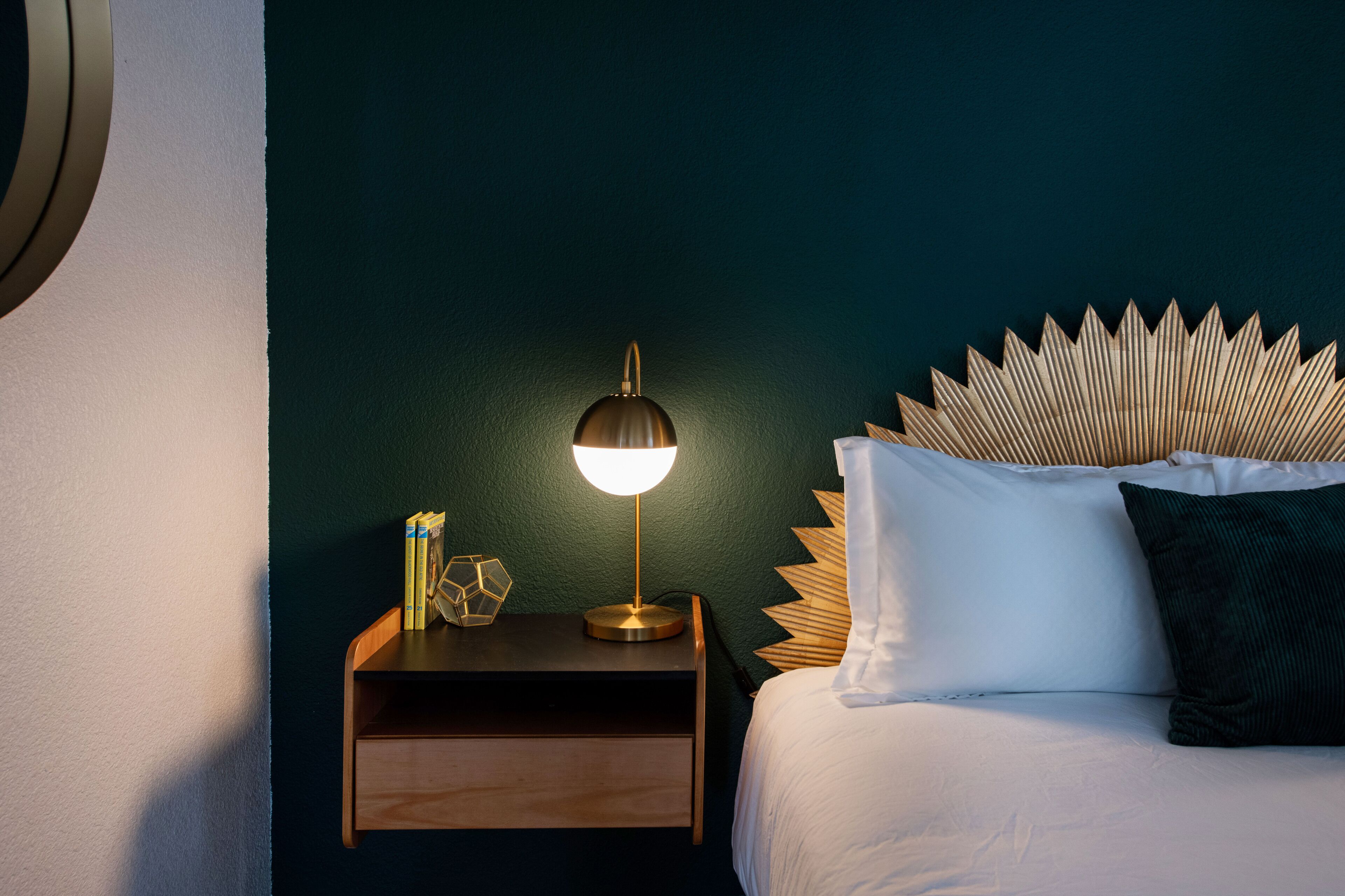 5 室のベッドルーム、デスク、アイロン / アイロン台、WiFi (無料)