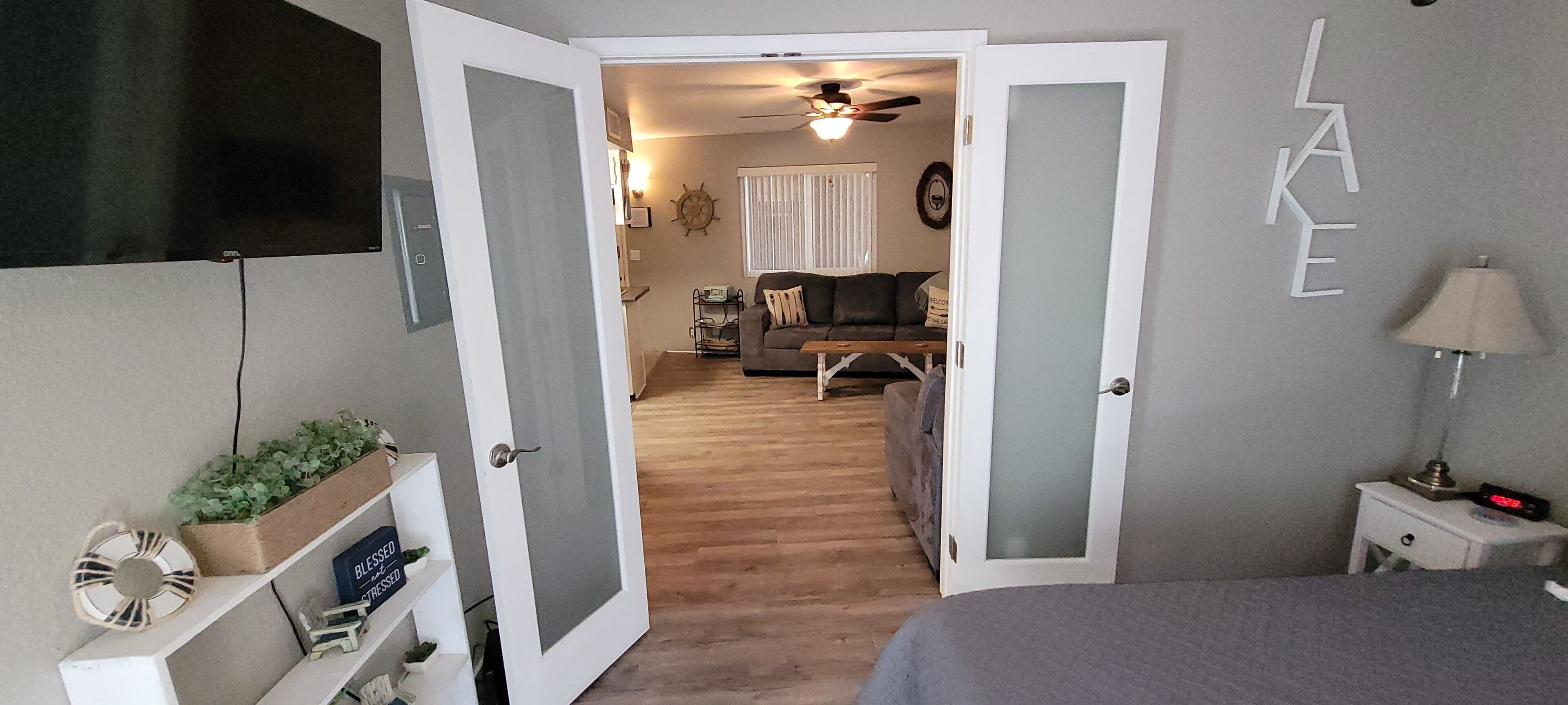 1 chambre, bureau, fer et planche à repasser, Wi-Fi gratuit