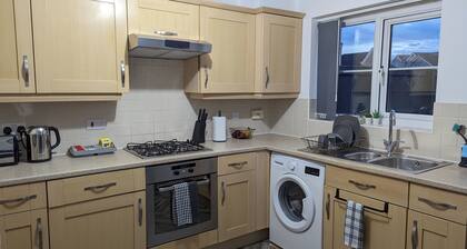 Burnley Entire House 4-Bedrooms-Sleeps 6-Driveway