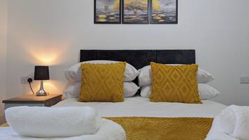 4 bedrooms, iron/ironing board, WiFi, bed sheets