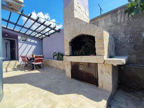 Outdoor dining - Marijano Dvosobni apartman s vrtom (Zadar)