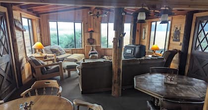 Williamson River Ranch
Homestead House