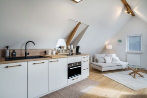 Refrigerador, horno, placa de cocina, lavavajillas