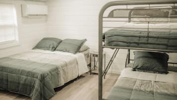 2 bedrooms, free WiFi, bed sheets