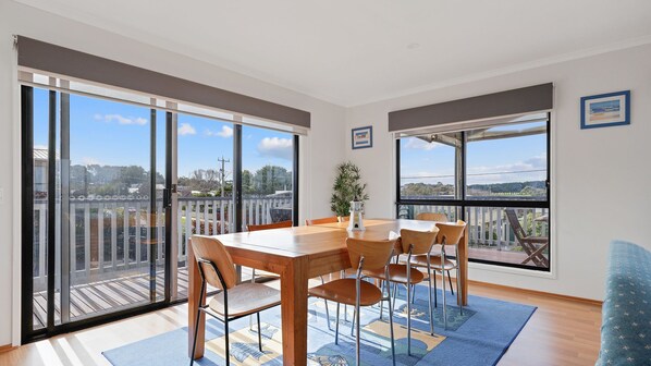 Dining - Irvine Retreat in Smiths Beach (Smiths Beach)