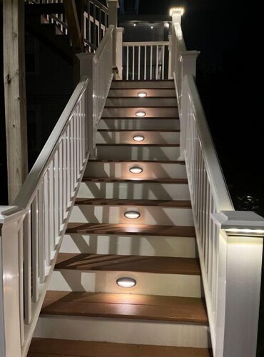 Old Salem charm house near downtown and ocean. Great for Halloween!! 
