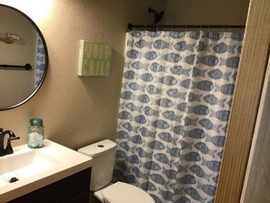 Handtücher, Seife, Toilettenpapier