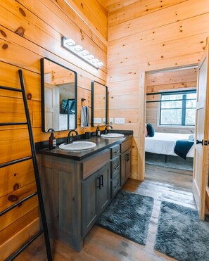 2 habitaciones, escritorio, wifi y ropa de cama 