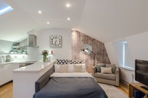 2 chambres, fer et planche à repasser, Wi-Fi, draps fournis