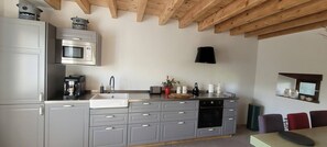 Frigorifero, microonde, forno, lavastoviglie