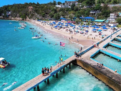 Container home next to a beautiful river (CASA VAGON ISLA BENDITA)