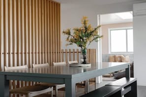 Dining - 'The Dawn'- Beachside luxury 50m from beach (Callala Beach)