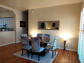 Dining - Bring the whole family to this great place, spacious sleeping area.  (Casa Grande)
