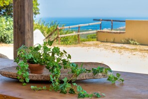 Property grounds - Apartment "Panoramico Isola Rossa" with Sea View, Private Terrace & A/C (Isola Rossa)