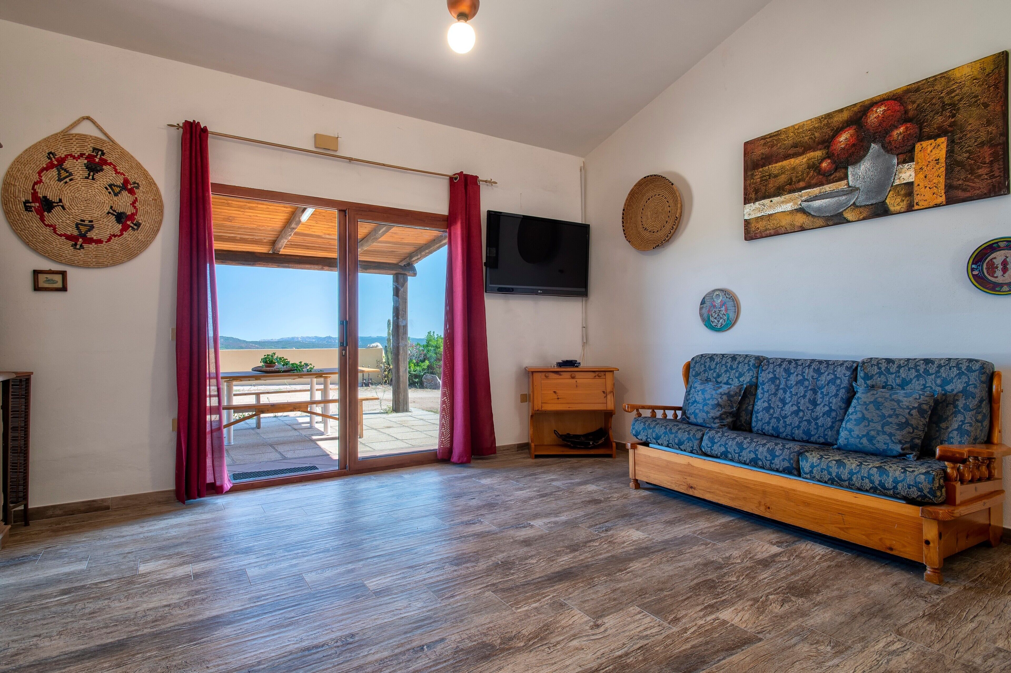 Télévision, cheminée