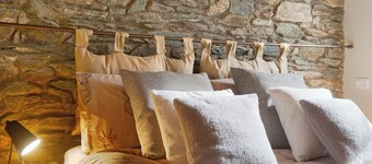 Apartment "Lodge de la Fontaine" with Mountain View, Private Garden & 3 Balconies
