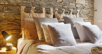 Apartment "Lodge de la Fontaine" with Mountain View, Private Garden & 3 Balconies