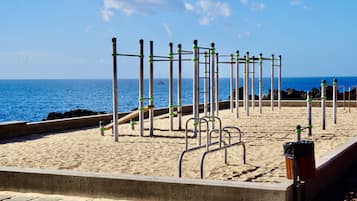 Una spiaggia nelle vicinanze