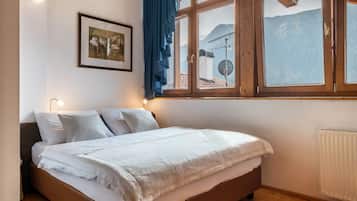 2 slaapkamers, een strijkplank/strijkijzer, gratis wifi, beddengoed