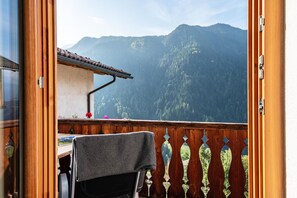 Property grounds - Holiday Apartment "Ritschhof Nuss" with Mountain View, Shared Garden & Wi-Fi (Laion)