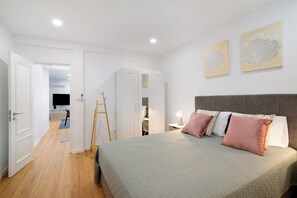 3 quartos, Wi-Fi de cortesia, roupa de cama