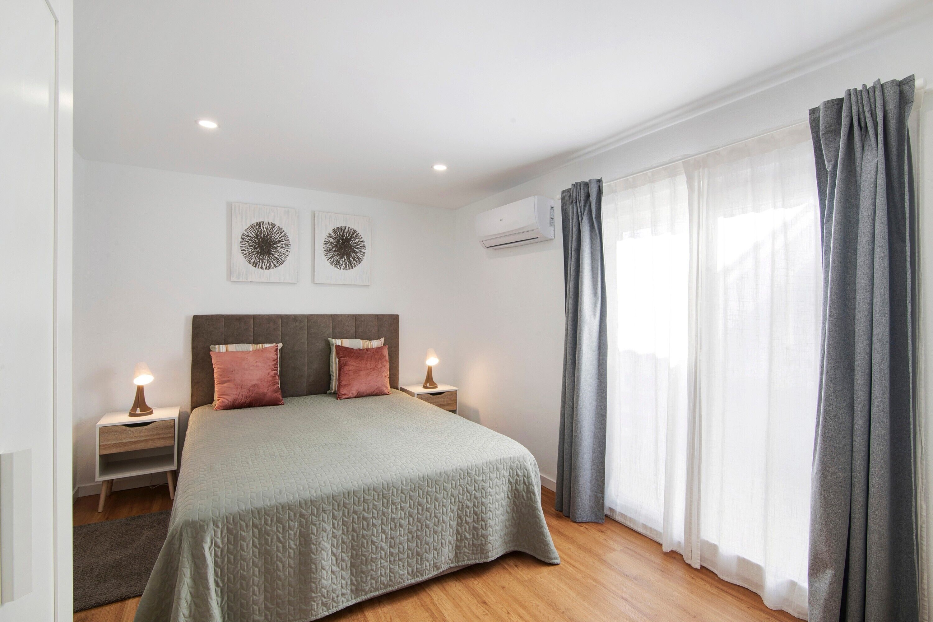 1 chambre, fer et planche à repasser, Wi-Fi gratuit, draps fournis