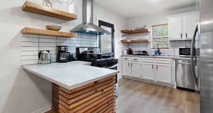 Pet Haven, Near Dallas Zoo, Relax & Enjoy