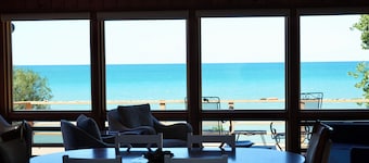 Cabin 53 steps from Porter Beach on Lake Michigan: Family & Pet-Friendly