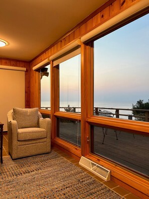 Interior - Cabin 53 steps from Porter Beach on Lake Michigan: Family & Pet-Friendly (Porter)