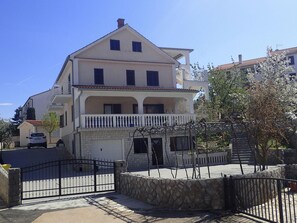 Apartment, Smoking - Sanda - 120m From the Beach - A3 Sme i 4 1 (Malinska-Dubasnica)