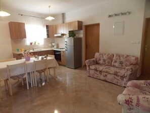 Casa, para fumantes | 3 quartos