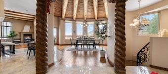 Elena's Sandia Sanctuary - An Irvie Home