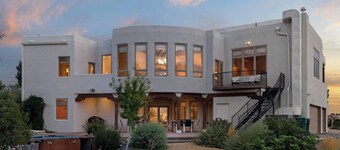Elena's Sandia Sanctuary - An Irvie Home