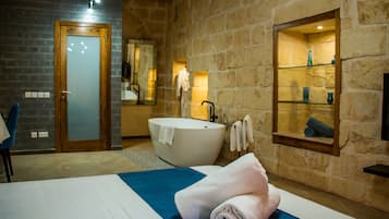 Design Room, 1 Queen Bed, Sea View, Poolside | 1 bedroom, individually decorated, individually furnished, desk