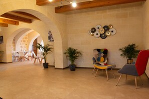 Reception - Sea Holly Gozo (Nadur)