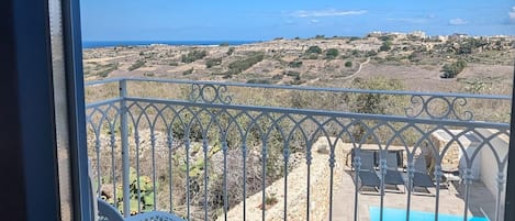 Design Room, 1 Queen Bed, Sea View, Poolside | Balcony view