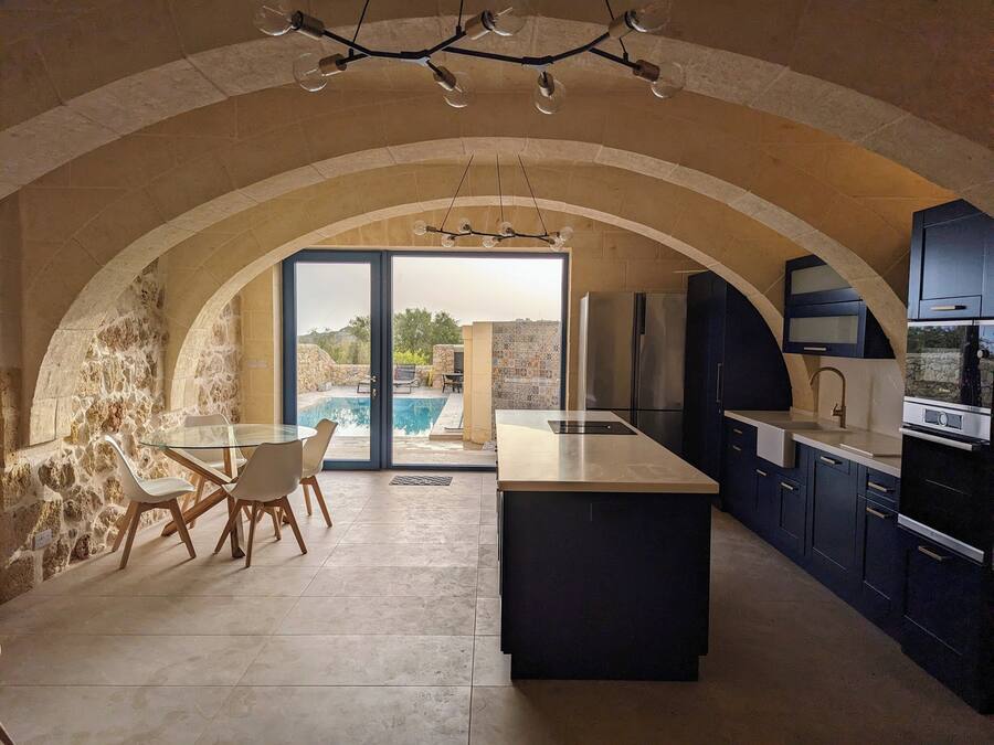 Frukostbuffé varje dag (EUR 7.5 per person)