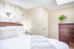1 chambre, fer et planche à repasser, lit parapluie, Wi-Fi gratuit