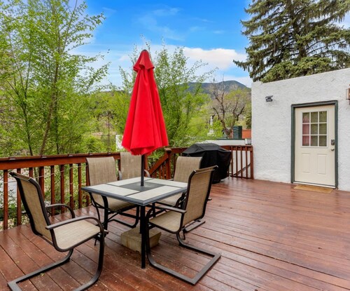 Perfect location, close to the Incline and everything that Manitou has to offer.