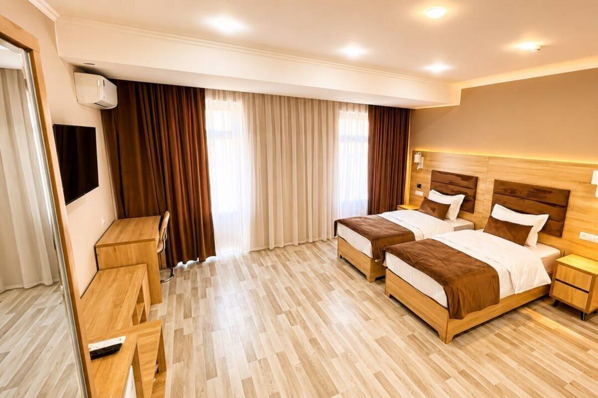 Basic Twin Room | Premium bedding, desk, laptop workspace, WiFi (free)