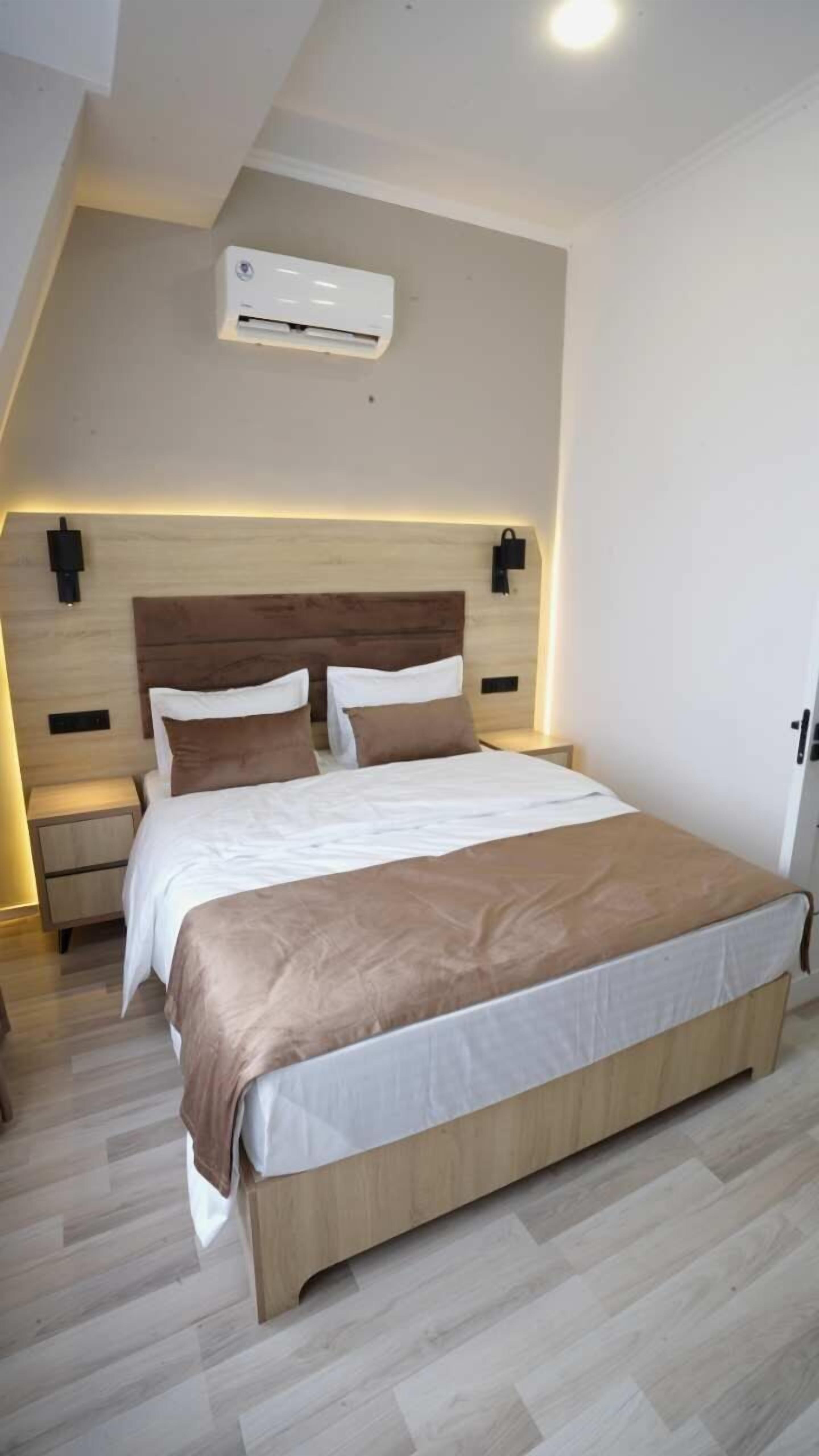 Photo - Modern Hotel