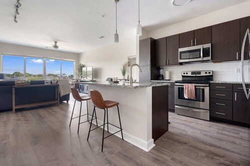 Cozy 2-Bed Unit in Grandview