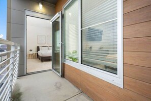 Terrace/patio - Luxury 3-Bed Near Downtown (Columbus)
