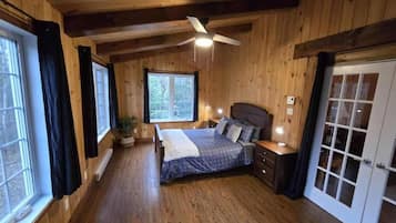 4 chambres, fer et planche à repasser, lit parapluie, Wi-Fi gratuit