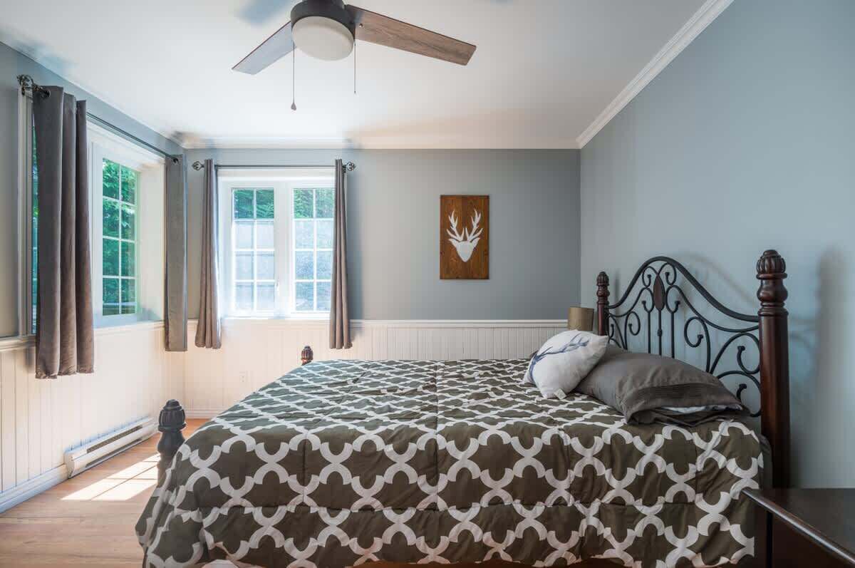 4 chambres, fer et planche à repasser, lit parapluie, Wi-Fi gratuit