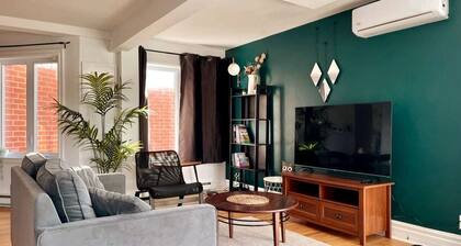 Montpetit Cozy & Spacious Apartment Near Université de Montréal & Metro