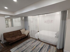 1 dormitorio, tabla de planchar con plancha, cuna de viaje y wifi gratis