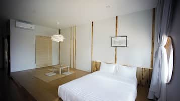 WiFi (free), bed sheets